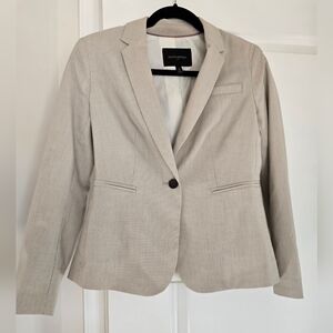 Banana Republic Women's Beige Blazer. Size 0 Petite